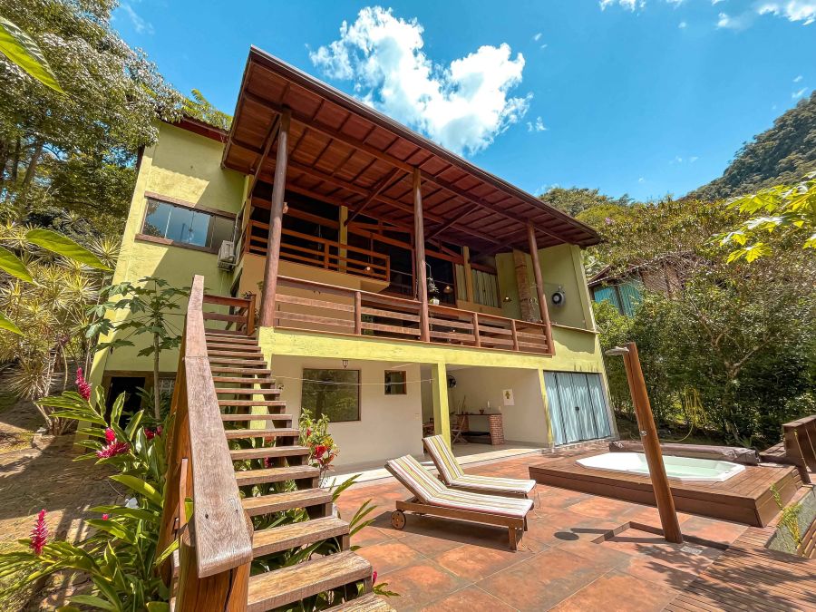 Casa Alto Padrão - Venda - Biriricas - Domingos Martins - ES
